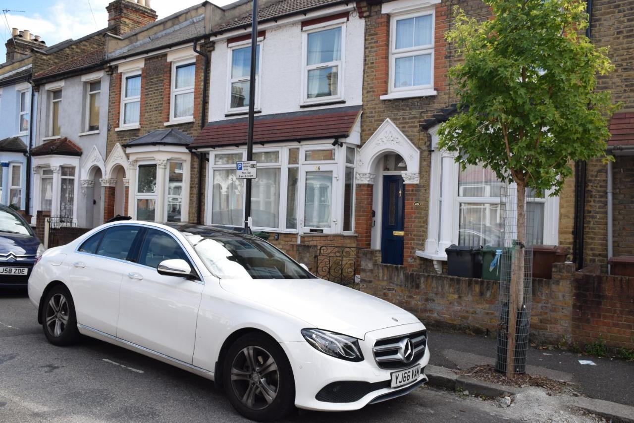 Three Bedroom House Lancaster Road Londres Exterior foto