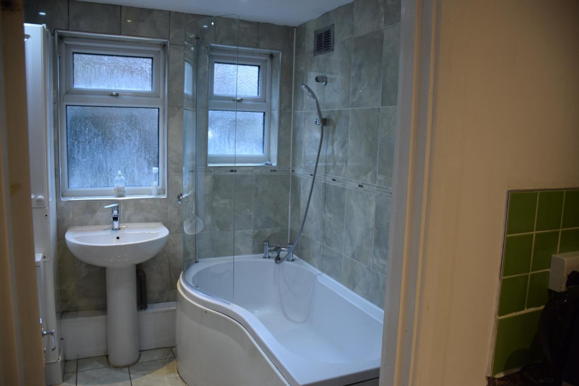 Three Bedroom House Lancaster Road Londres Exterior foto